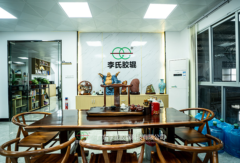 信得膠輥廠生產實景